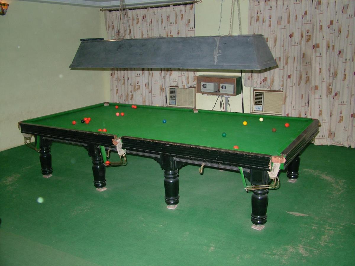 Vip'S Club Hotel Raipur  Ngoại thất bức ảnh